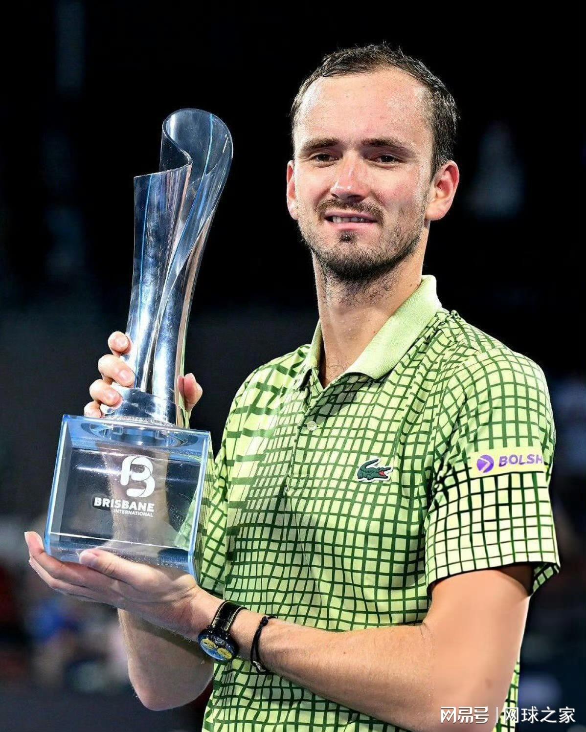 开云-爱游戏-22冠，22城：梅德韦杰夫新赛季首冠献给小女儿的生日礼物