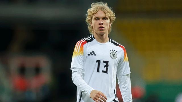 1736079409811071701.jpg 开云登录入口-开窗5天德甲8笔引援一览:保级队纷纷积极自救