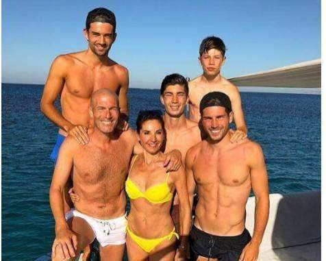 1703863346619043179.jpg Kaiyun Sports-开云体育-【早报】国足一场封闭比赛把球迷踢自闭了