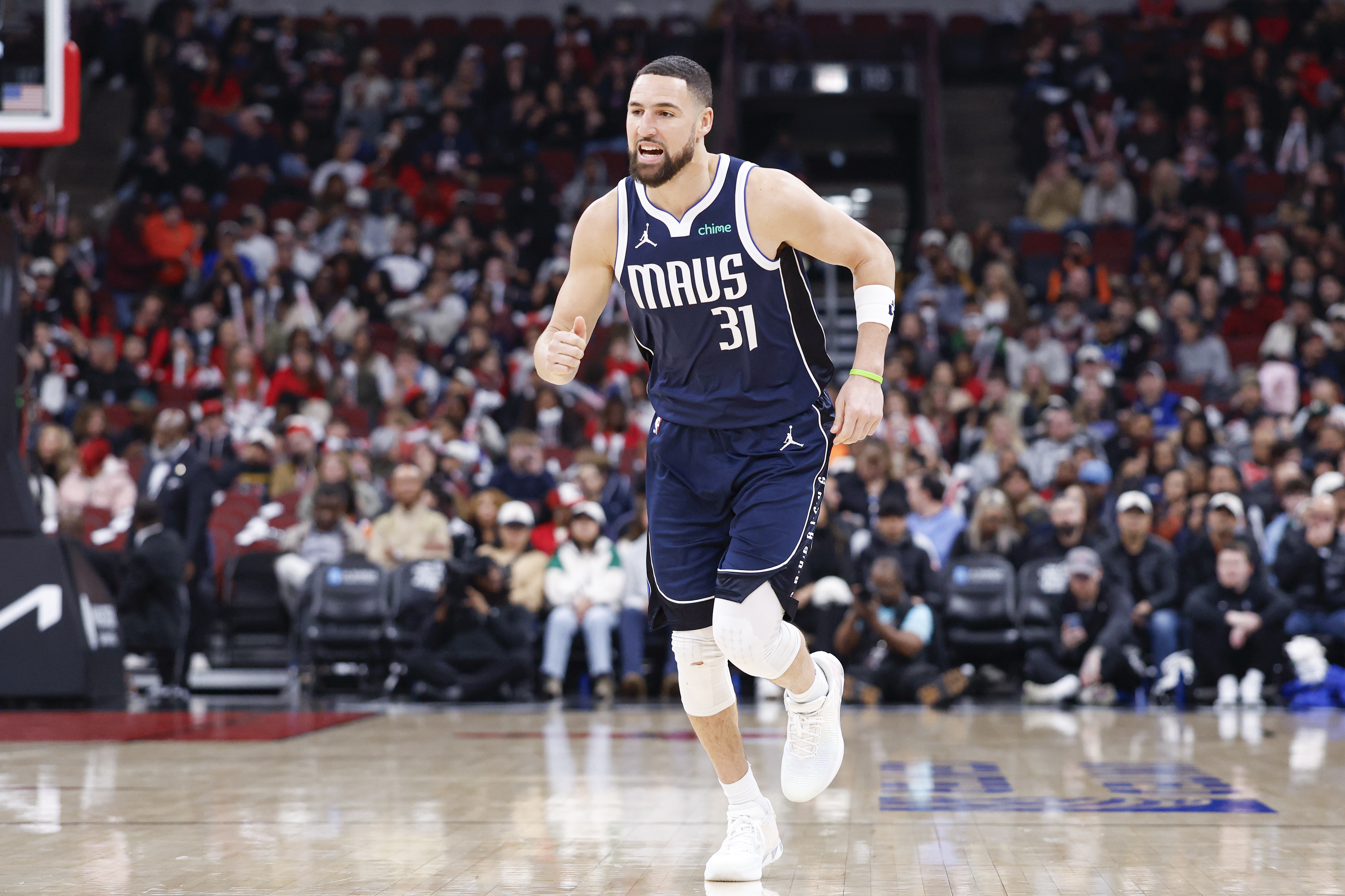 开云登录入口-克莱谈三分Zone:找到空位&调整姿势出手 当我有信心时都能投进