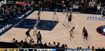 Kaiyun Sports-开云体育-疼到锤地!小卡新大腿伤了!3节29+8,快船直冲第8!