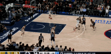 Kaiyun Sports-开云体育-疼到锤地!小卡新大腿伤了!3节29+8,快船直冲第8!