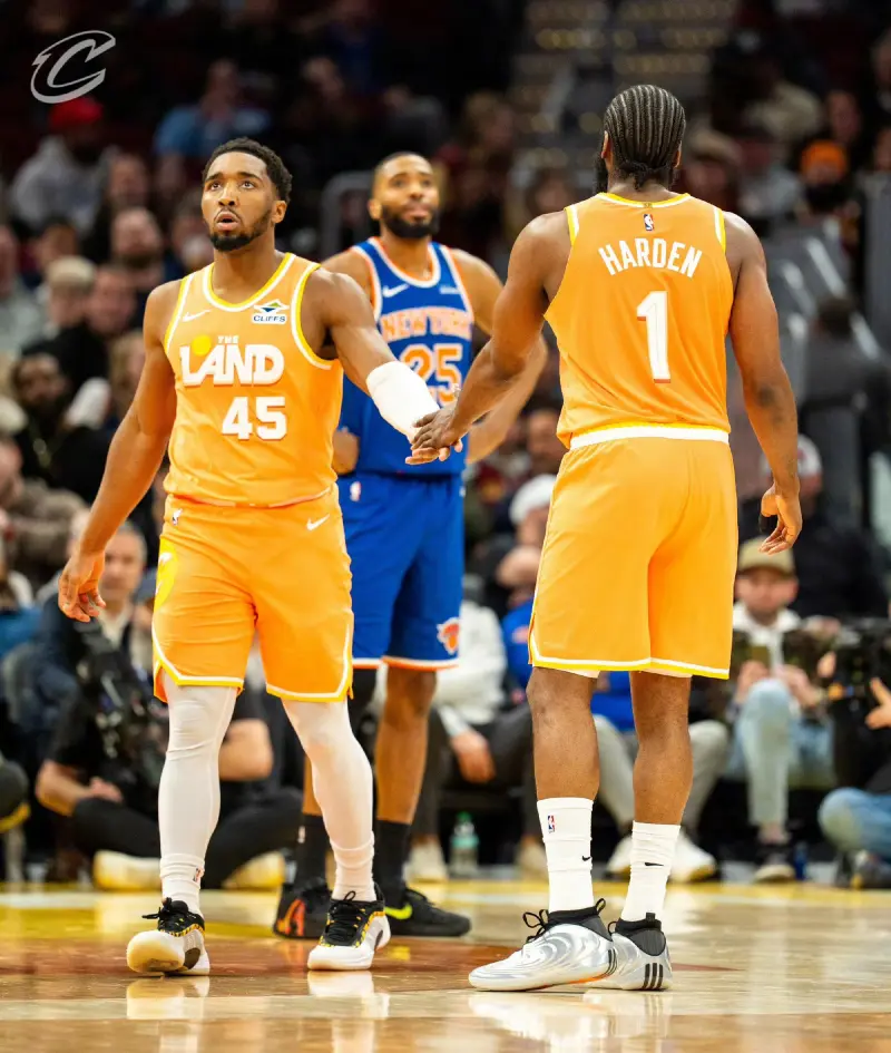 开云-爱游戏-哈登加盟让骑士升了一档，冲冠最大阻碍是健康