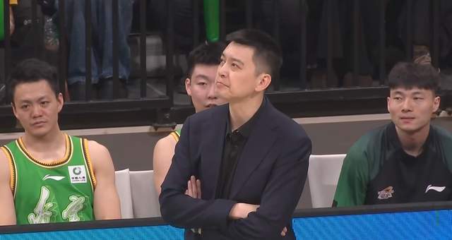 开云体育平台-6战输5场!四冠王彻底沉沦,季后赛前景岌岌可危,杨鸣还留有一手