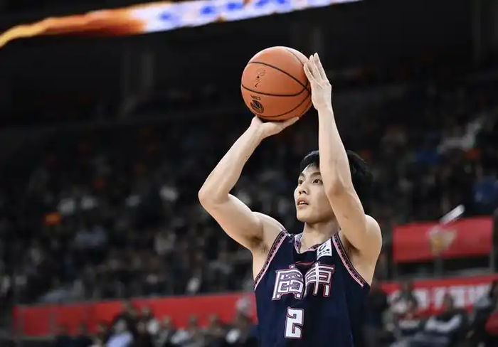 开云登录入口-麦考尔被裁？广东新援或敲定，213公分，曾效力于热火，已抵达中国|麦考伊|布兰登·麦科伊|广东男篮|杜锋|广东宏远_新浪体育_新浪新闻