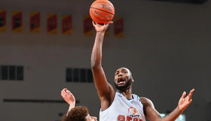 开云登录入口-麦考尔被裁？广东新援或敲定，213公分，曾效力于热火，已抵达中国|麦考伊|布兰登·麦科伊|广东男篮|杜锋|广东宏远_新浪体育_新浪新闻